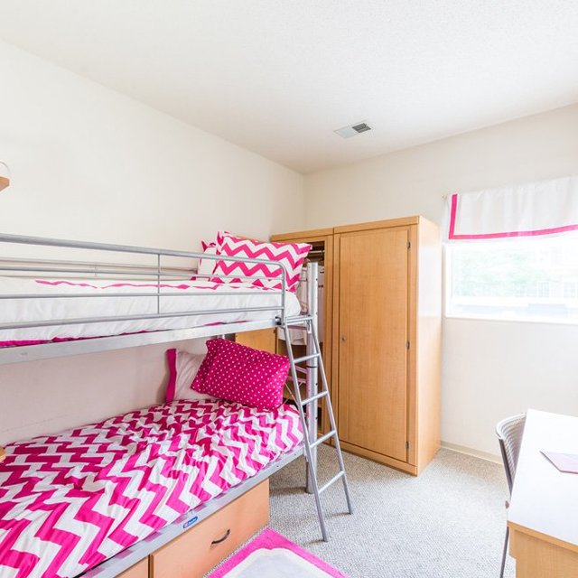 Off Campus Student Housing Near UMN Stadium View