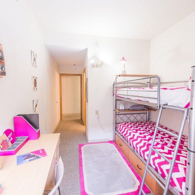 Off Campus Student Housing Near UMN Stadium View