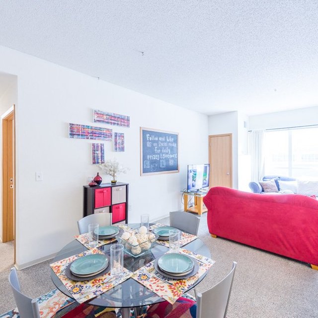 Off Campus Student Housing Near UMN Stadium View